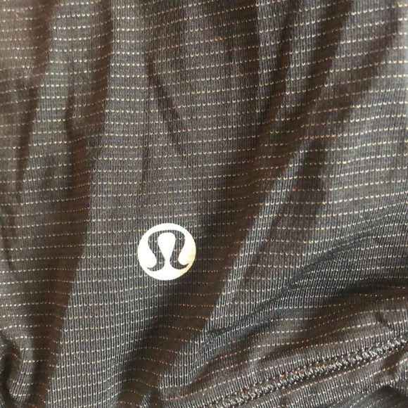 Lululemon tank top with built in bra - Picture 4 of 4